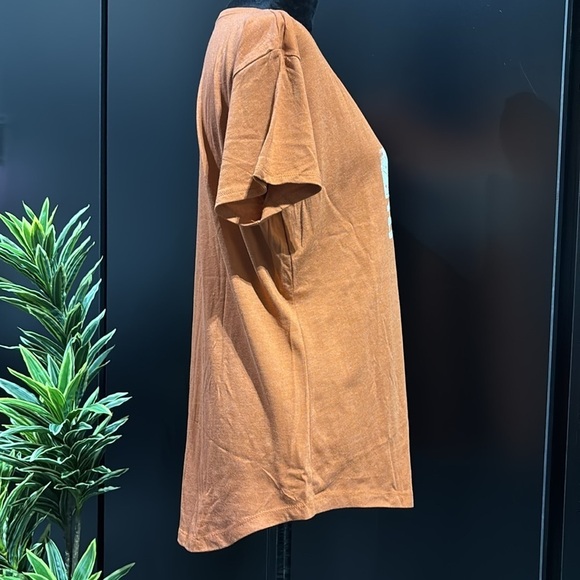 Ariat Desert Flag Cactus logo,short sleeve, scoopneck,extended back hem,T-shirt - Picture 5 of 9